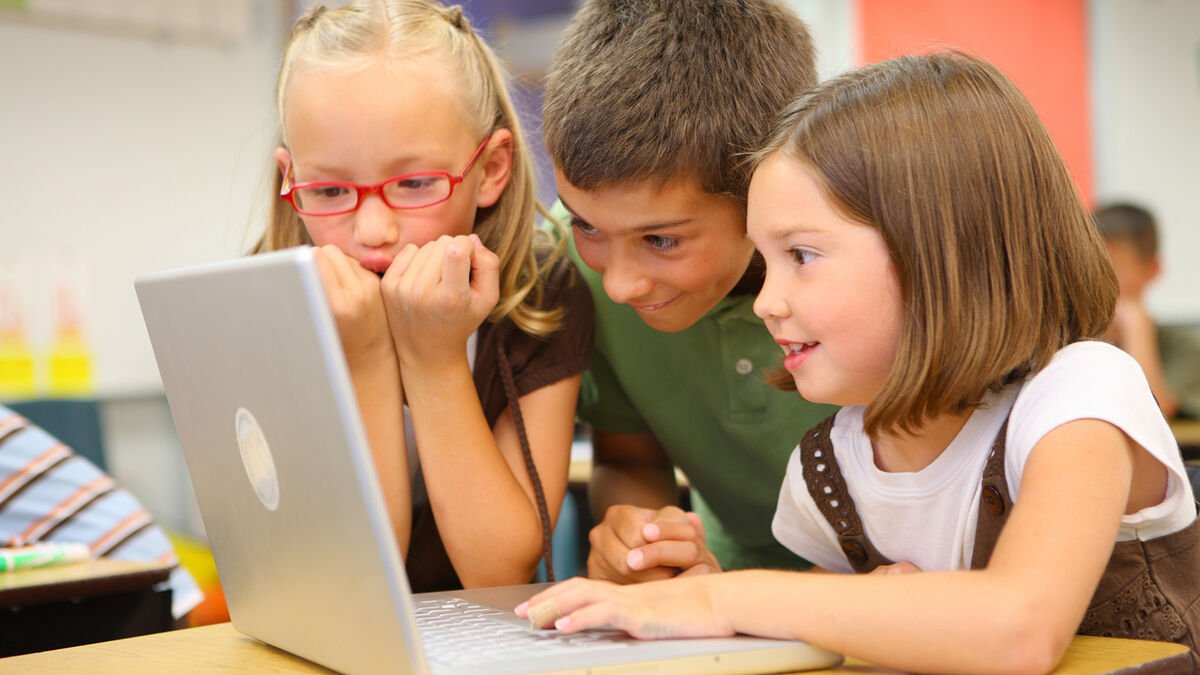 Bilişim School: Çocuklar İçin Siber Eğitim
